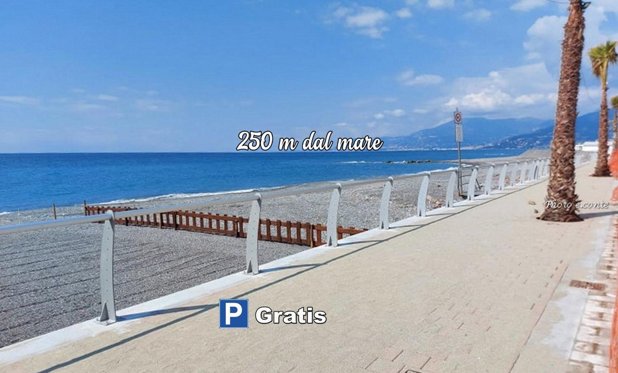 Apartmán Casa Mare - 250M Dalla Spiaggia Vallecrosia Exteriér fotografie